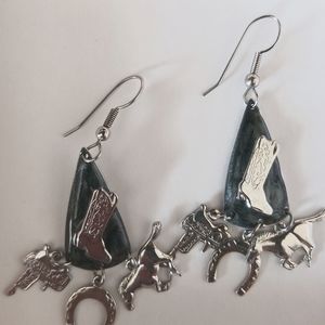Theme vintage earrings